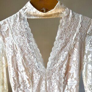 Bebe XS White Lace Mini Dress NWOT | Wedding & Night Out | Y2K BodyCon Classic